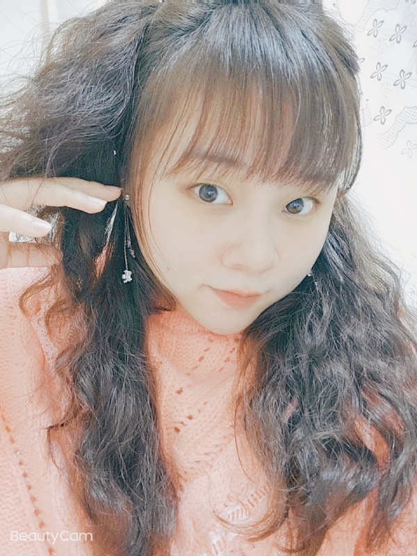 艾薇儿的第一张照片--沙县相亲网