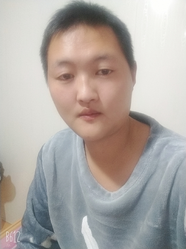 烟圈里透着伤的第二张照片--沙县相亲网