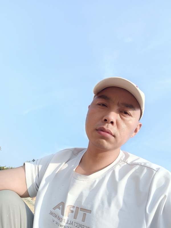 哥哥的第一张照片--沙县相亲网